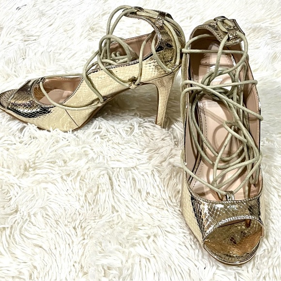 M & L Gold Tie Up High heels - Picture 7 of 15